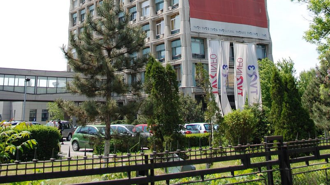 Un bărbat s-a aruncat de pe sediul TVR şi a murit!