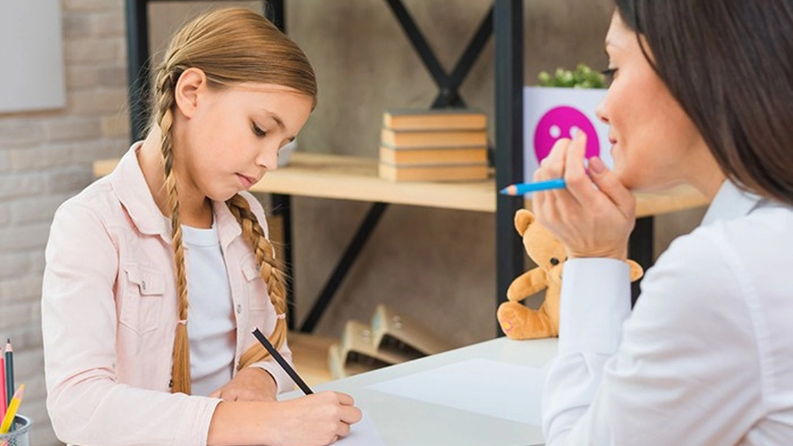 Ministerul Educației Naționale provoacă îngrijorare și o criză periculoasă, în plină pandemie de COVID-19! Toți școlarii, elevii și liceenii, alături de mii și mii de profesori, în fața unui risc teribil