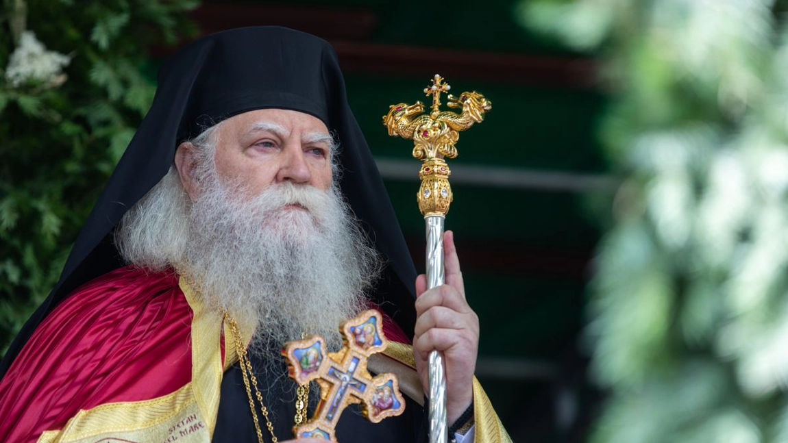 Detalii despre starea de sănătate a Înaltpreasfințitului Părinte Calinic, după ce a fost testat pozitiv cu Covid-19