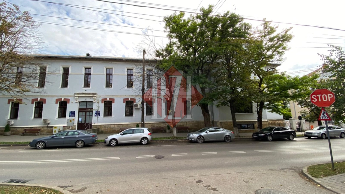 Schimbări impresionante pentru o mare și celebră clădire din Copou! Vor fi create noi construcții, iar imobilul va beneficia de o curte verde care va fi invidiată în tot orașul Iași - GALERIE FOTO EXCLUSIV