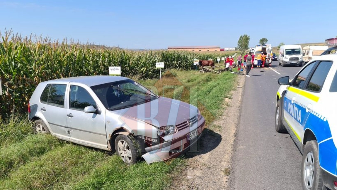 Accident rutier la Leţcani. O căruţă a fost spulberată de un autoturism. Două persoane au fost rănite - EXCLUSIV, UPDATE, FOTO, VIDEO