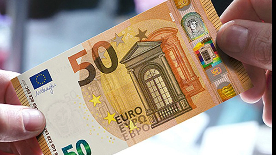 Un ieșean a crezut că va da lovitura după ce a comandat un teanc de euro falși de pe un site din China, dar s-a înșelat amarnic. Când a vrut să schimbe banii, a fost prins
