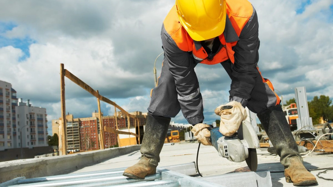 Se fac angajări în construcții. Ce salarii oferă firmele din România