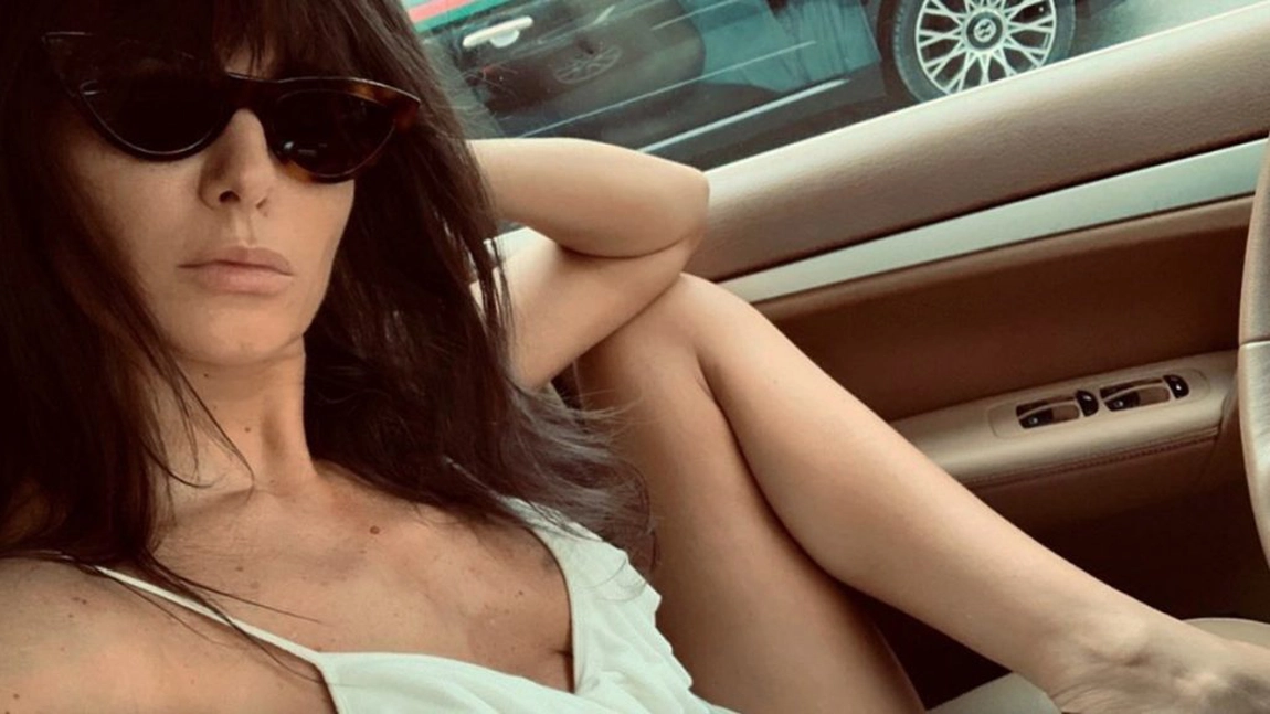 Dana Budeanu pe Facebook: “Jos labele de pe oameni!”