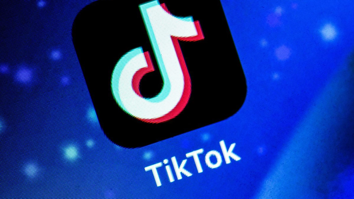 Angajaţii unui centru de vaccinare din Botoşani s-au apucat de TikTok, în lipsa pacienţilor care vor să se vaccineze