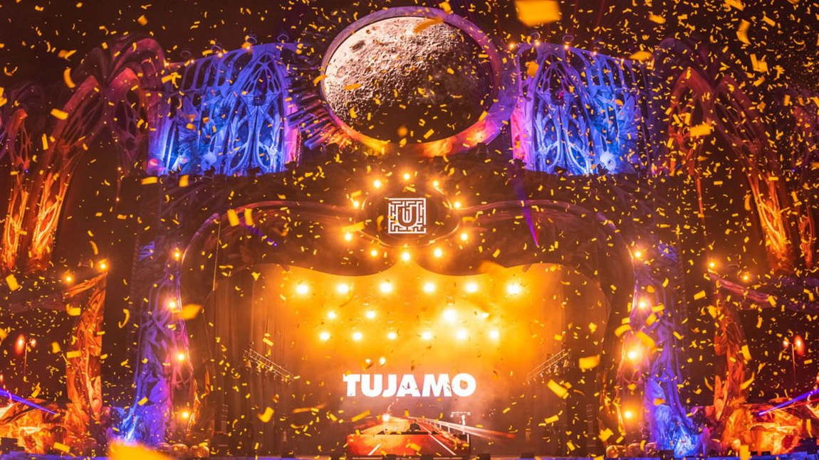 A treia noapte de Untold, spectacol incendiar cu artişti celebri