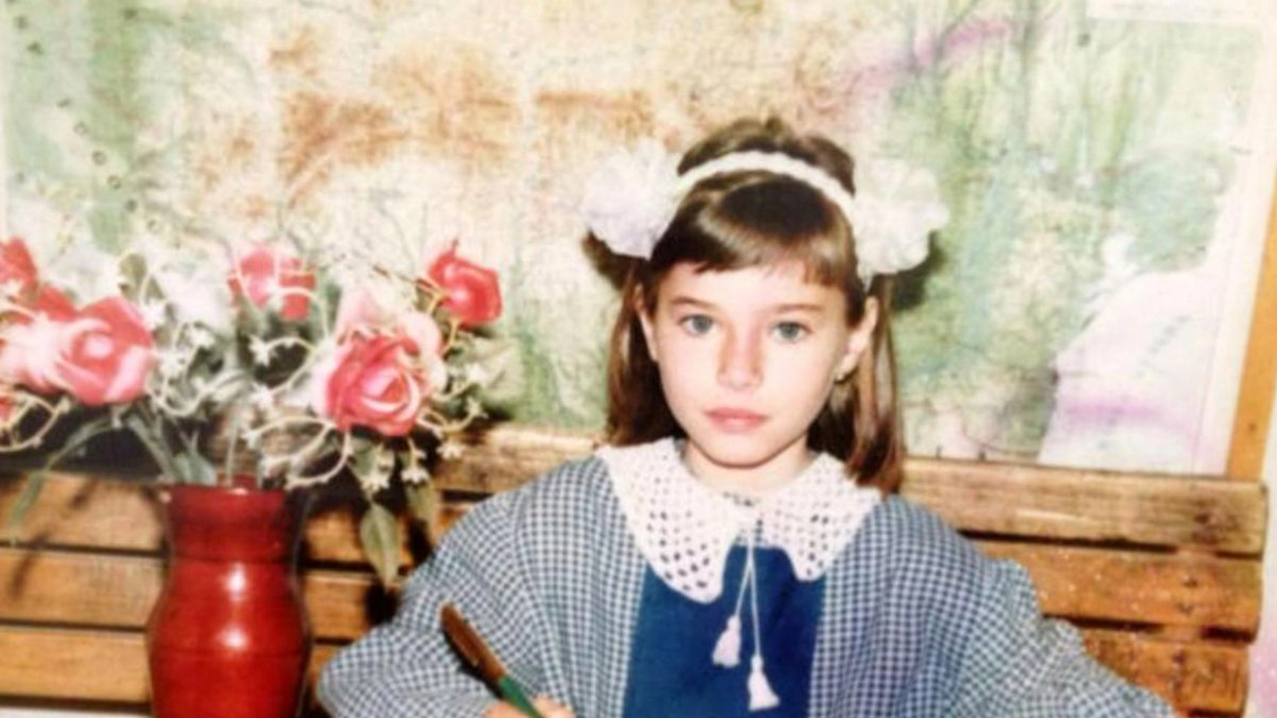 Cum arătau Dana Rogoz, Elena Gheorghe sau Loredana Groza în prima zi de școală
