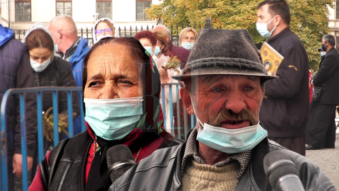 Se întâmplă minuni și în secolul al XXI-lea! O femeie povestește că s-a vindecat de o boală cumplită după ce a atins racla Sfintei Cuvioase Parascheva: 
