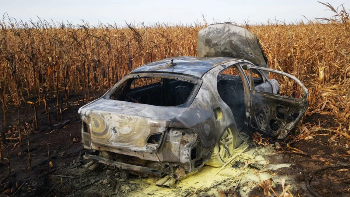 Focuri de armă și urmărire pentru a opri o mașină încărcată cu țigări de contrabandă - FOTO, VIDEO