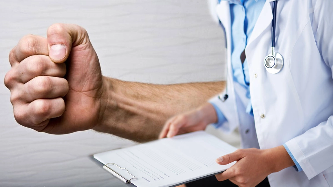 Scandal cât casa, în familia unui medic din Iași! Soția își acuză soțul că o înșală și că a agresat-o. Doctorița a cerut ordin de protecție (Exclusiv)