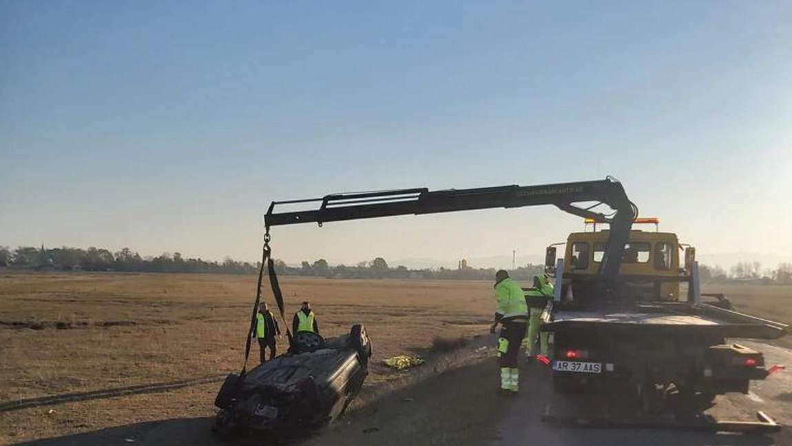 Un băiat de 14 ani a murit, iar alţi patru au fost răniţi, după un accident în Berechiu, județul Arad