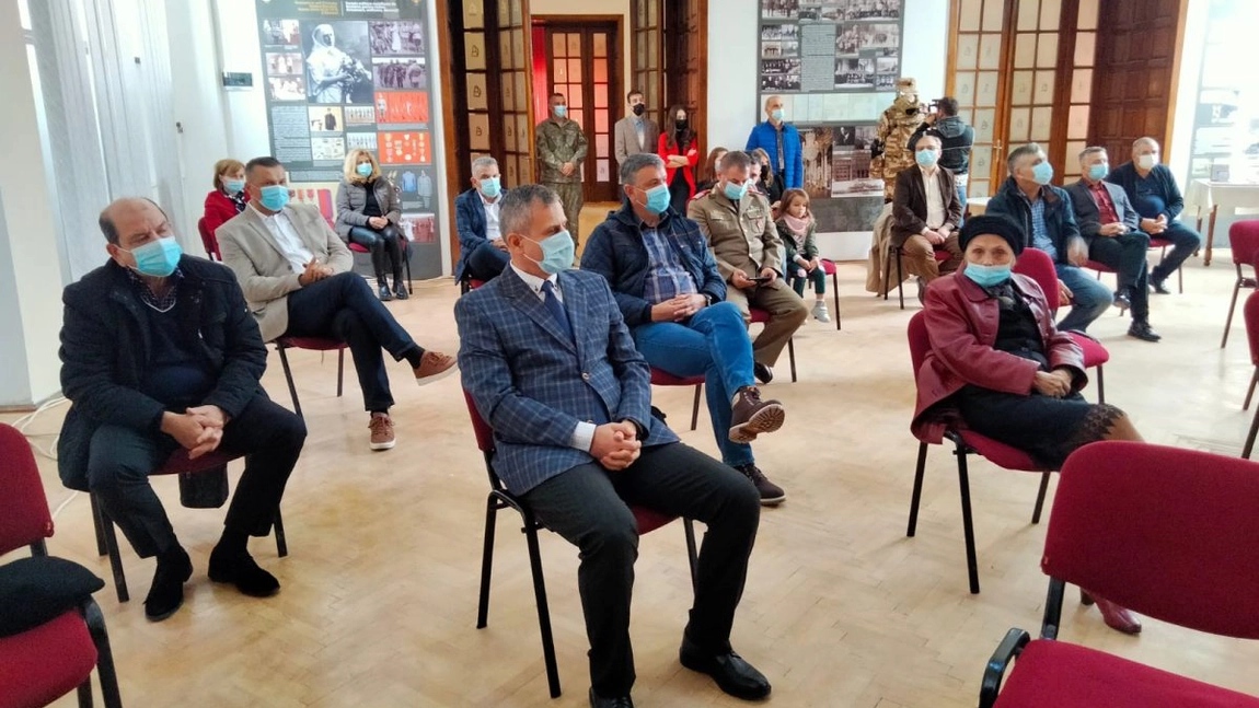 Lansare de carte la Cercul Militar Iaşi. Şapte povesti afgane, scrisă de plt. adj. pr. Lucian Irimia, prezentată în cadrul unui eveniment dedicat Zilei Armatei Române - FOTO, VIDEO