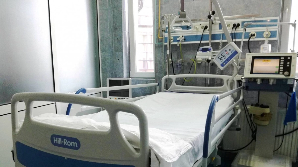 Niciun pat liber la ATI în toată țara. Aproximativ 7.000 de persoane infectate cu noul coronavirus