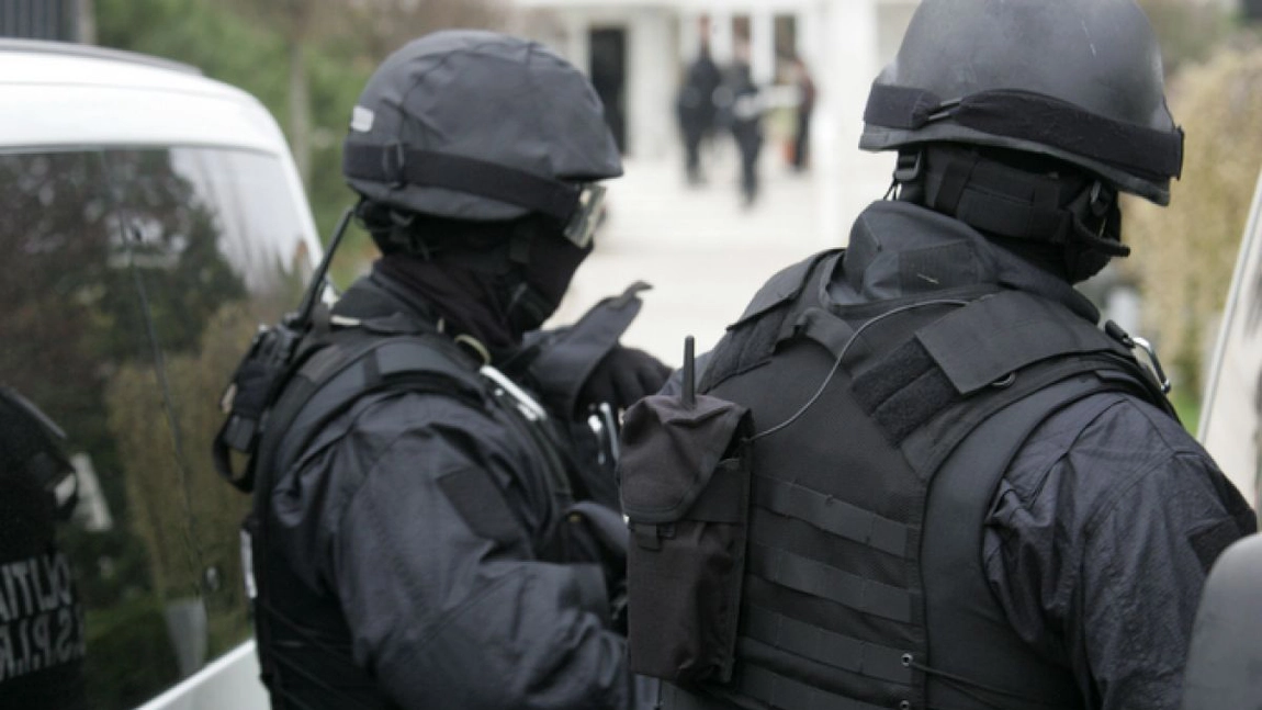 Focuri de armă trase la Iaşi! Un minor ar fi fost împuşcat, dar a reuşit să fugă. Mascaţii au intervenit să aplaneze conflictul - Exclusiv, Update