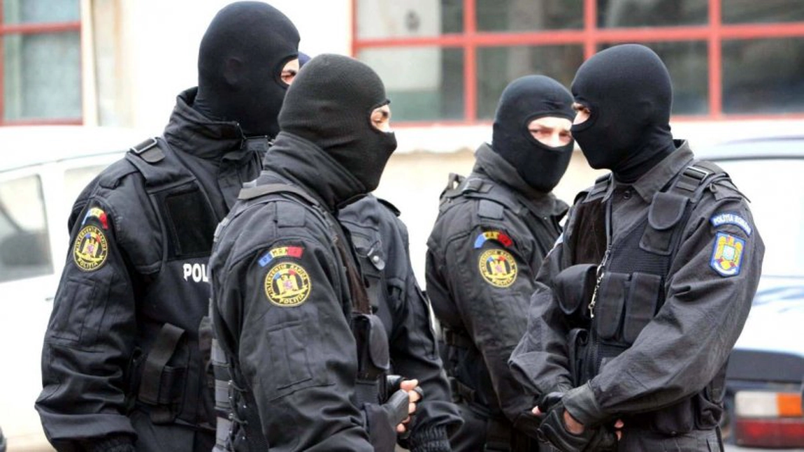 Percheziţii făcute de DNA la Brigada Rutieră din București! Mai mulţi agenți de poliţie sunt suspecţi într-un dosar de luare de mită