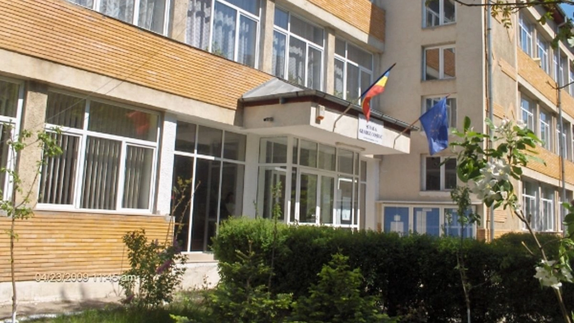 Bătaie pe construirea sălilor de sport pentru școlile din Iași. Firme cu lipici la banii publici vor 1,6 milioane de euro de la Primărie