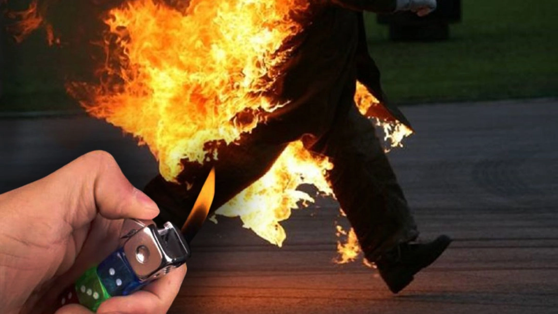 Răzbunare de frate: l-a stropit cu diluant și i-a dat foc! Scena cumplită a avut loc în casa părinților, din Iași. Agresorul și-a lăsat fratele să se zbată în flăcări până a venit salvarea