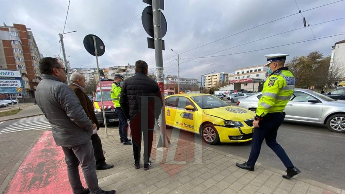Accident rutier în CUG! Două autoturisme au fost implicate, iar două persoane au fost rănite. Unul dintre șoferi a plecat de la fața locului - EXCLUSIV, FOTO, VIDEO