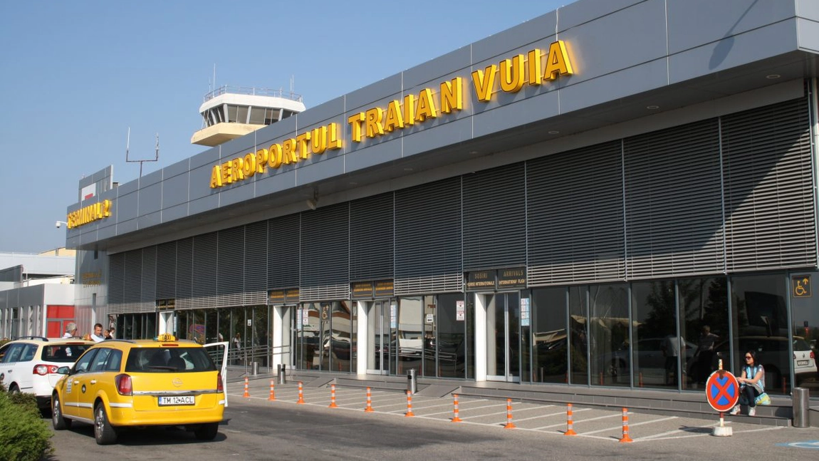O tânără a furat banii donați pentru copii ca să-și plătească bagajul suplimentar, pe Aeroportul din Timișoara