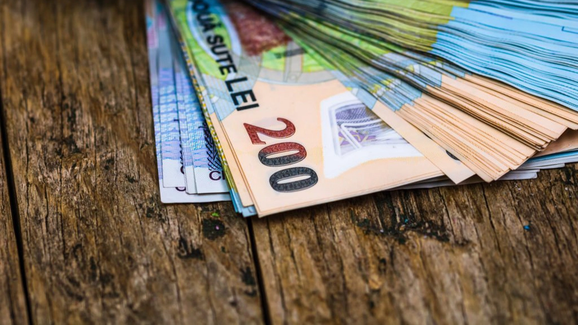 Noi informații importante pentru români! Cine sunt cei care pot cere amânarea plății facturilor la electricitate și gaze