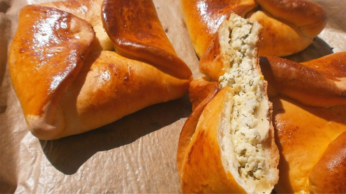Brânzoaice cu brânză sărată: Poale-n brâu ca la bunica
