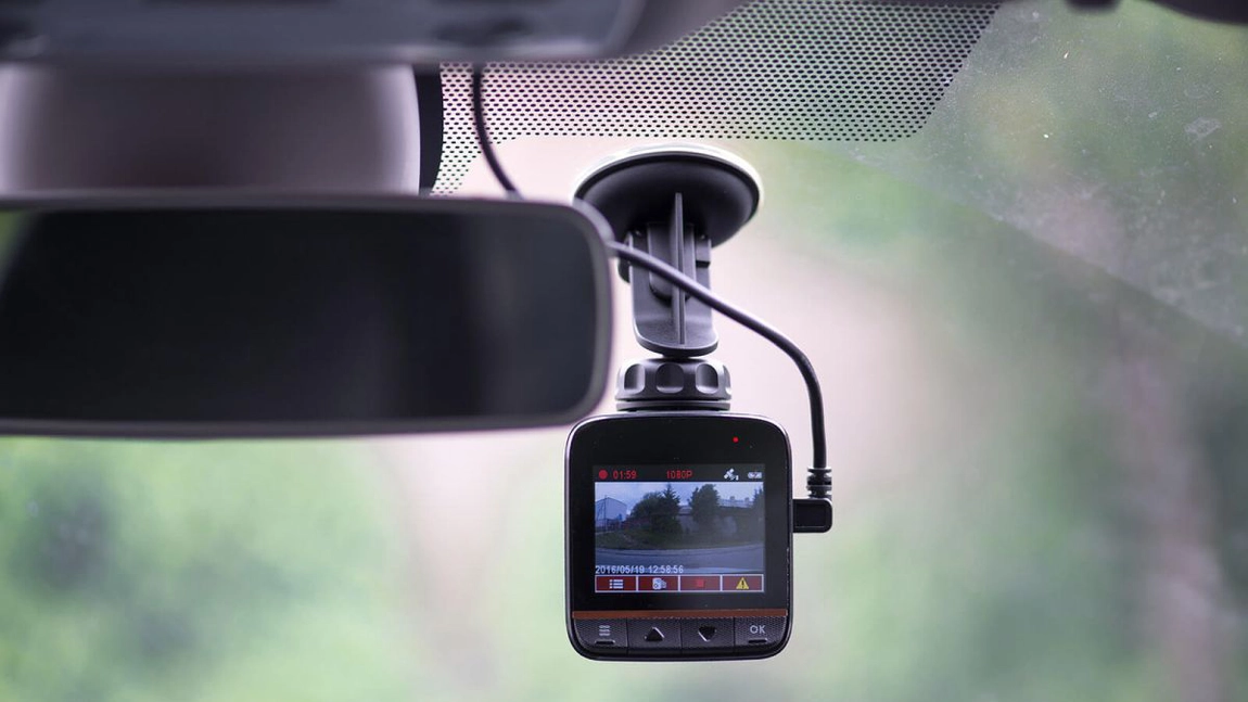 Anunț pentru șoferi! Polițiștii ar putea da amenzi conducătorilor auto pe baza înregistrărilor camerelor de bord