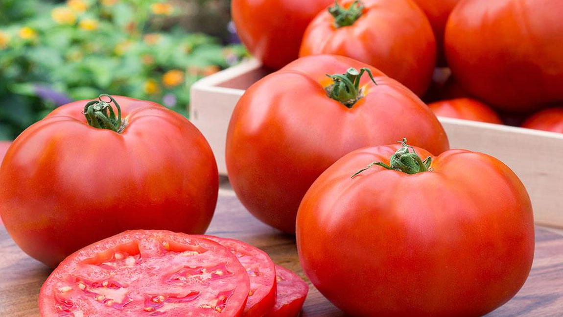 Câte calorii are o roșie: Compoziția nutritivă a acesteia reduce apariția cancerului