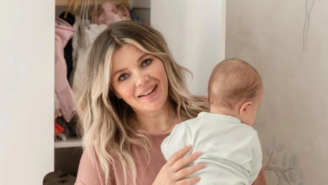 Gina Pistol, la vârsta marilor împliniri. Cum se simte în rolul de mamă: „Te uiți în oglindă și nu te mai recunoști”