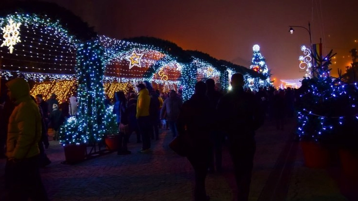 Iluminatul de sărbători în municipiul Iași va fi aprins de Ziua Naţională a României