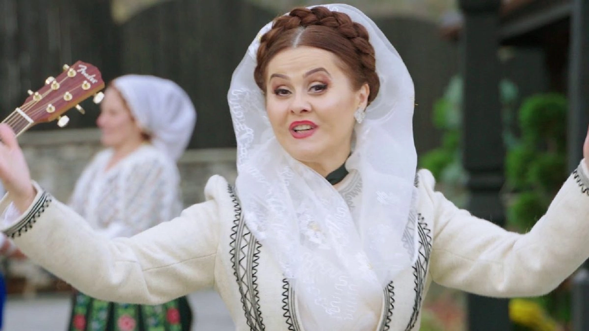 Ce vârstă și ce studii are Niculina Stoican. Artista a lucrat ca baby-sitter timp de trei ani