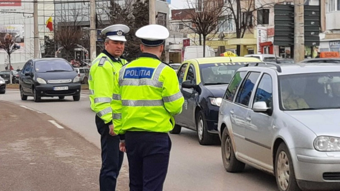 O tânără din Botoșani, dată dispărută de acasă, găsită de polițiști la plimbare cu iubitul în Iași