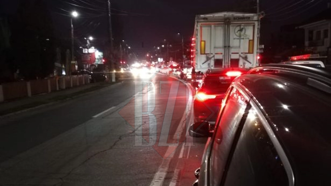 Trafic infernal pe şoseaua Bucium. Sute de maşini stau bară la bară. Coada se întinde pe câțiva kilometri - FOTO