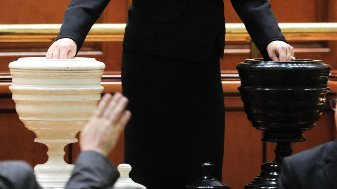 Oficial, România are Guvern cu puteri depline! Cabinetul condus de Nicolae Ciucă a fost învestit cu 318 voturi - UPDATE