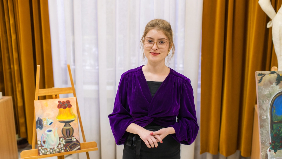 O talentată studentă la medicină a organizat o expoziţie în scop caritabil, la Iaşi - GALERIE FOTO