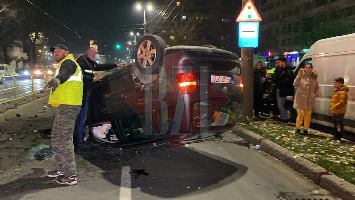 Ieșeanul băut care s-a răsturnat cu mașina după ce a intrat în refugiul de tramvai din cartierul Alexandru cel Bun, arestat preventiv pentru 30 de zile - FOTO