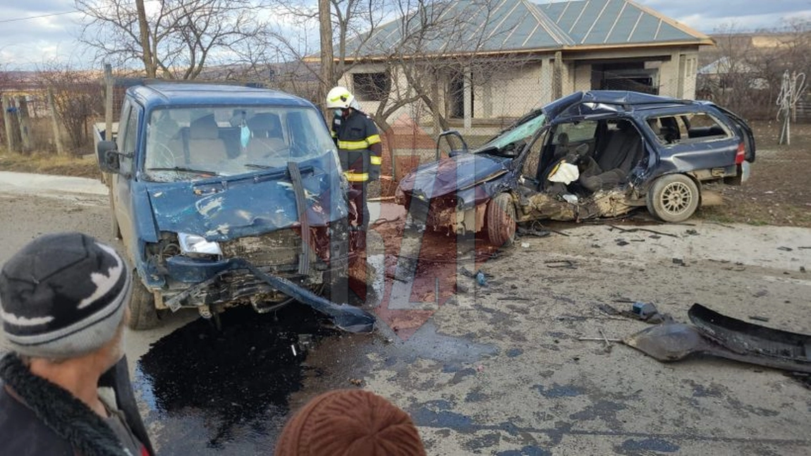 Accident rutier grav la Iași. Mai multe persoane rănite după un impact devastator. Un tată și fiul său au decedat - EXCLUSIV, GALERIE FOTO, UPDATE, VIDEO