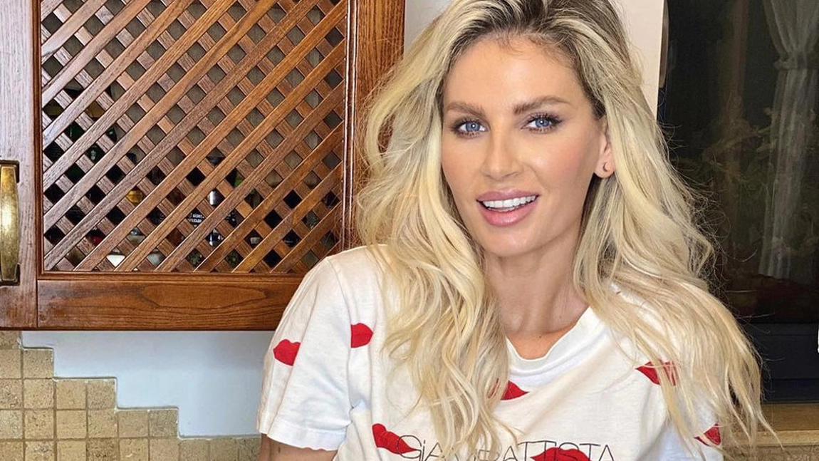 Andreea Bănică regretă că a pozat în Playboy. 