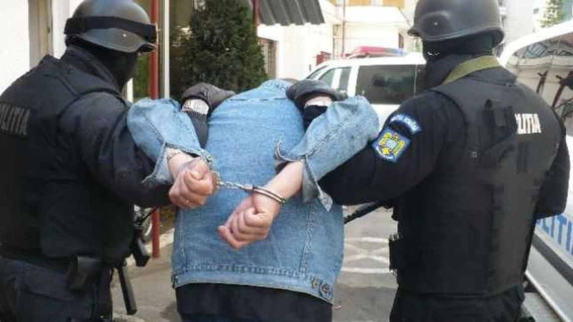 Scandal de proporții, cu polițiștii, în Iași! Toate scenele, surprinse de camerele de luat vederi de pe uniformele agenților. 