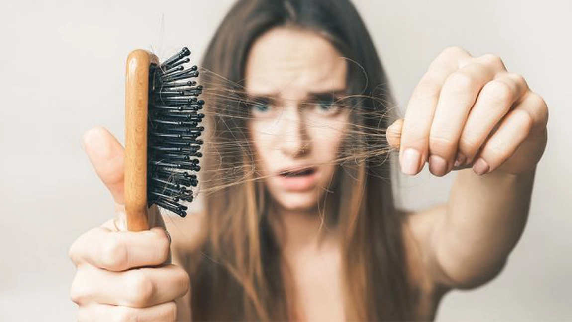 Tratament hormonal pentru căderea părului: Ce să folosești pentru o podoabă capilară bogată