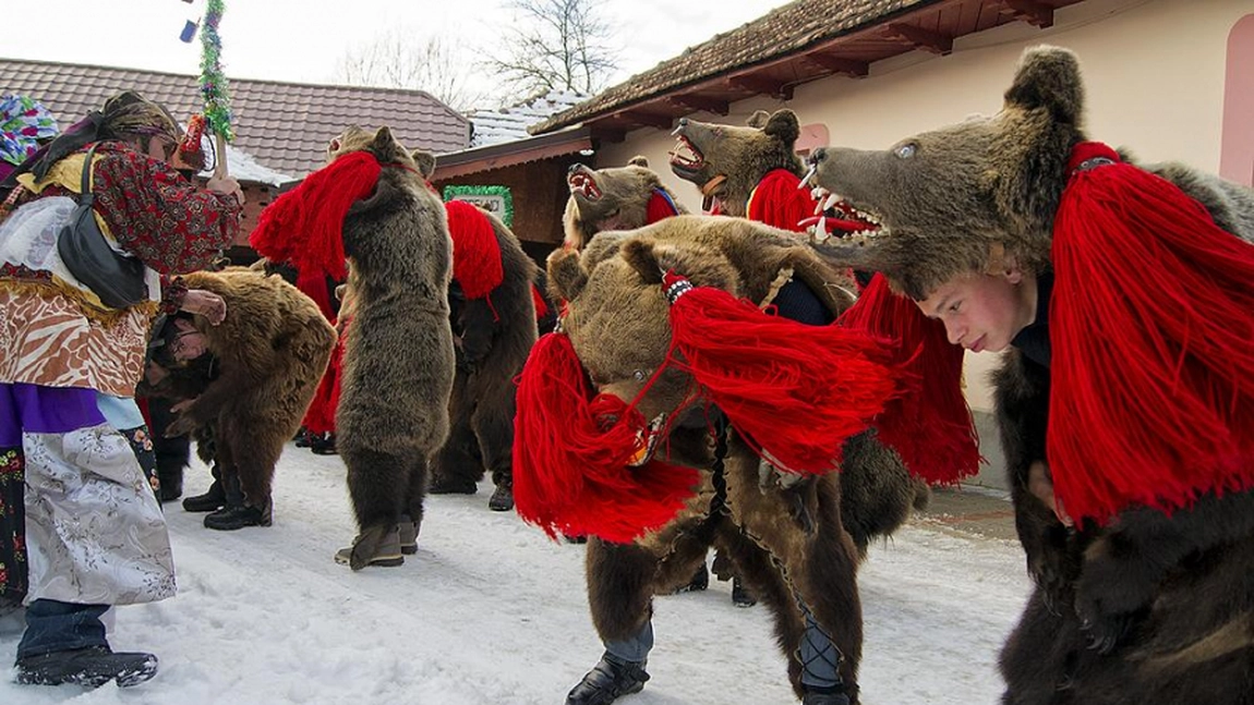 Festivalul folcloric „Datini și obiceiuri de iarnă”, la Iași