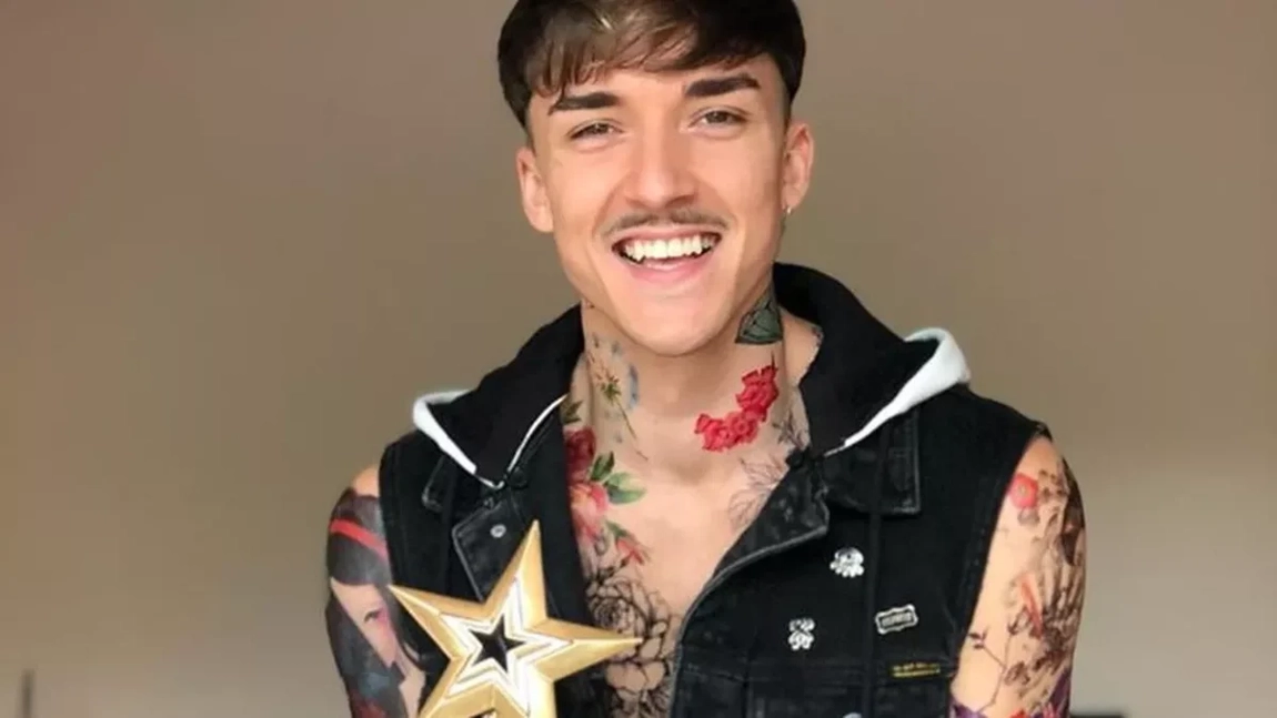 Emil Rengle a recunoscut că este gay. 