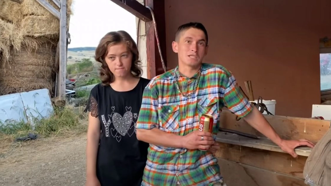 Primele imagini de la înmormântarea lui Ion Șmecherul. Familia Sterp, în lacrimi: ,,Rămas bun!