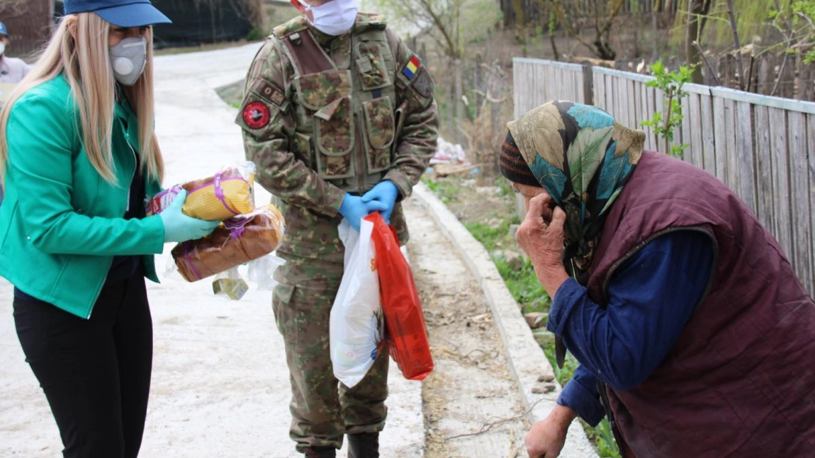 Activități desfăşurate de militarii ieșeni cu prilejul Sărbătorilor de Iarnă