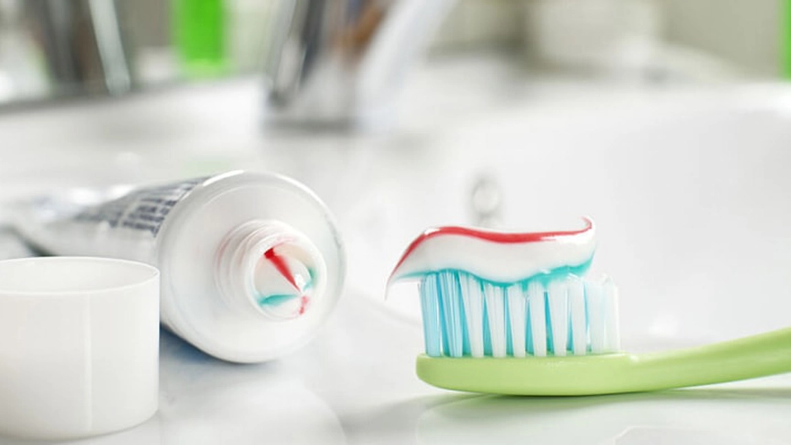 Pastă de dinți pentru durerea de măsea: Ce produse îți pot afecta dinții