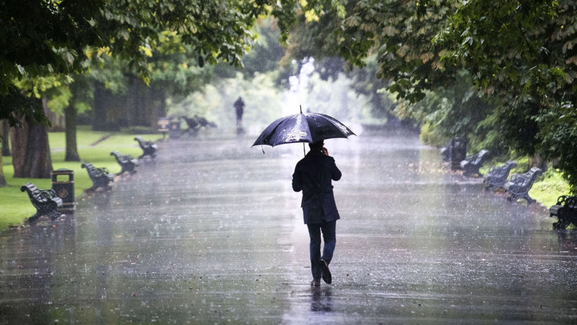 Alertă meteo! Cod portocaliu de ploi abundente în prima zi de Crăciun. Care sunt zonele vizate