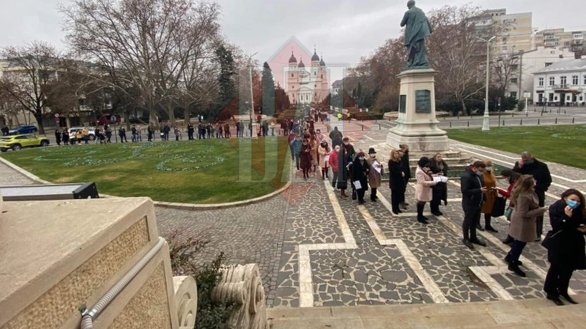 Momentul zilei, la Iaşi! Rând uriaş pentru a asista la spectacolul 