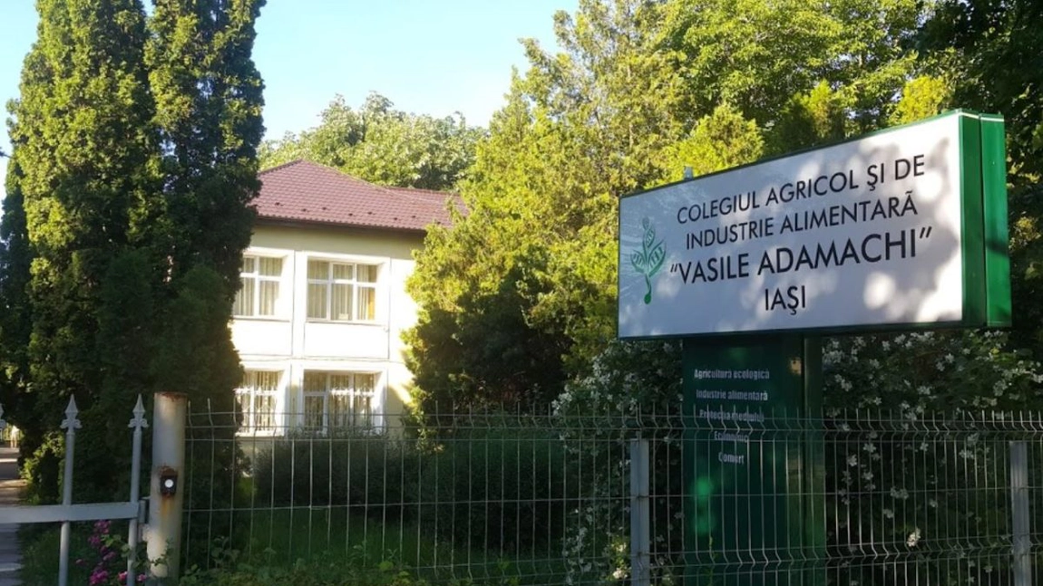 Incident la un important colegiu din Copou. O elevă a declanşat un spray paralizant în timpul orei - EXCLUSIV