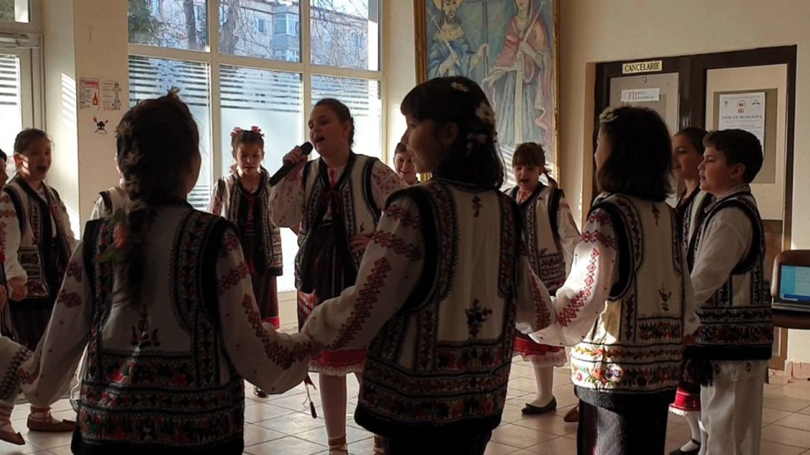 Școala Gimnazială „Elena Cuza” Iași sărbătorește Unirea Principatelor în parteneriat cu alte două școli cu același nume