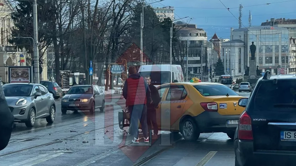 Accident rutier pe Bulevardul Carol I. Trei autoturisme, printre care un Taxi, s-au izbit. Șoferul vinovat era băut - EXCLUSIV, GALERIE FOTO, UPDATE, VIDEO