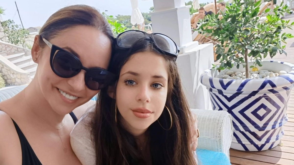 Cât de mare și frumoasă s-a făcut Violeta, fiica Andreei Marin și a lui Ștefan Bănică 